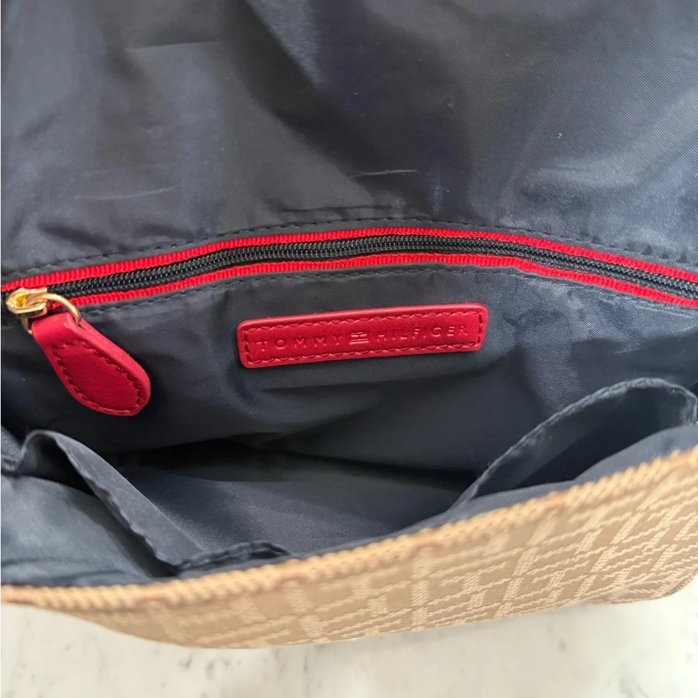 Vintage Tommy Hilfiger Women's Crossbody Purse Brown Tan EXCELLENT CONDITION - Picture 4 of 5